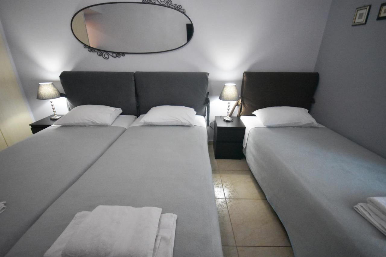 A&J Apartments Or Rooms Athens Airport Markópoulon Buitenkant foto