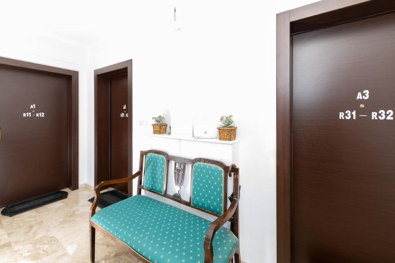 A&J Apartments Or Rooms Athens Airport Markópoulon Buitenkant foto