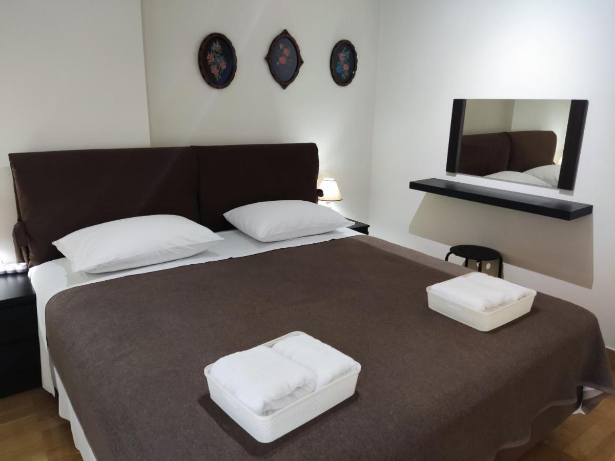 A&J Apartments Or Rooms Athens Airport Markópoulon Buitenkant foto