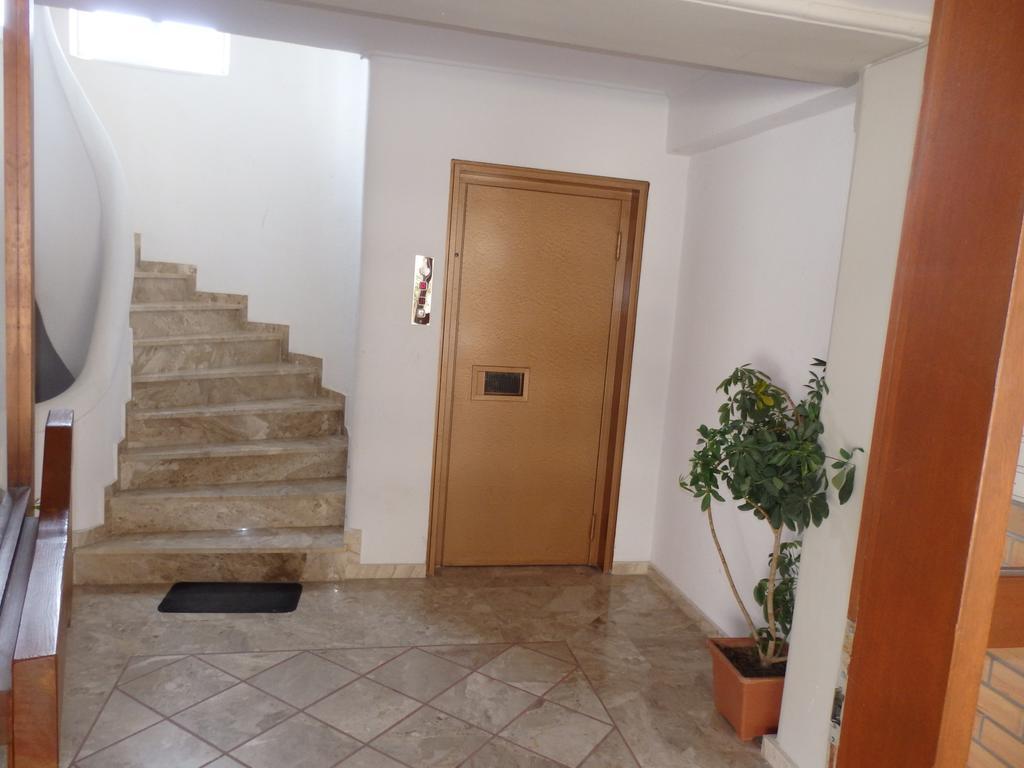 A&J Apartments Or Rooms Athens Airport Markópoulon Buitenkant foto
