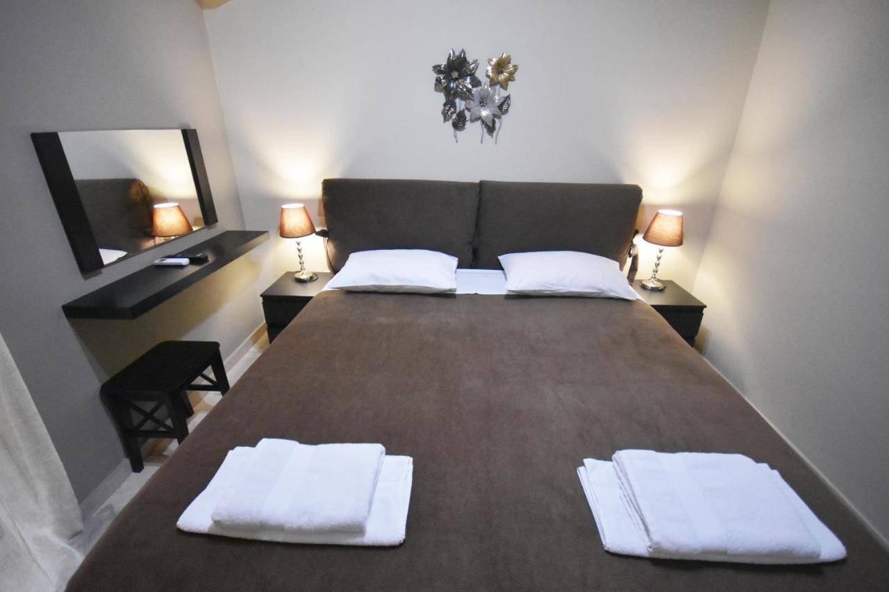 A&J Apartments Or Rooms Athens Airport Markópoulon Buitenkant foto